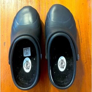 Anytime brand clogs